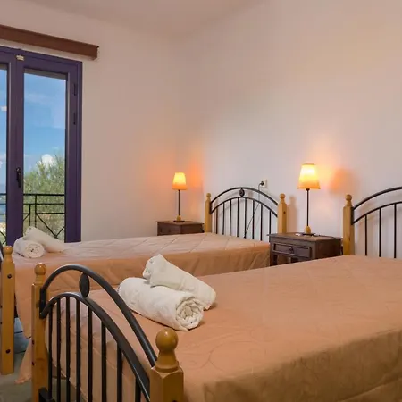 Villa Elia 2 *